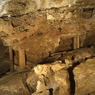 Grotta del Vallonet Grotta del Vallonet