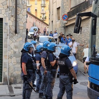 Sputi e lancio di bottigliette contro il guardalinee: Daspo a tre ultras della Sanremese