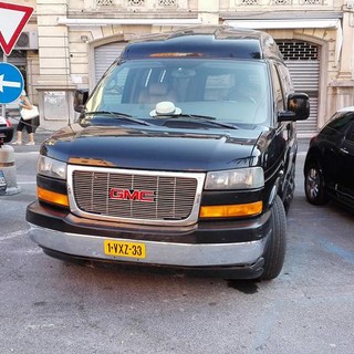 Sanremo: ancora 'parcheggio selvaggio' in piazza Eroi, il problema è cronico Sanremo: ancora 'parcheggio selvaggio' in piazza Eroi, il problema è cronico