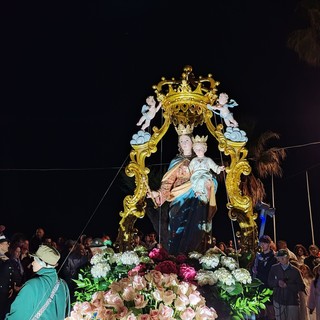 Festa di Maria Ausiliatrice, processione e spettacolo pirotecnico: cambia la viabilità a Vallecrosia