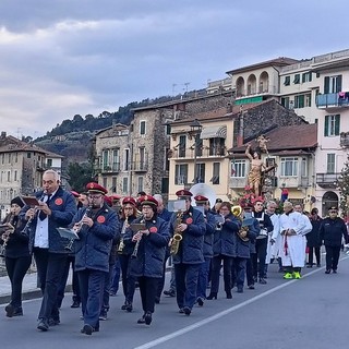 Santa messa e processione, Dolceacqua celebra San Sebastiano (Foto)