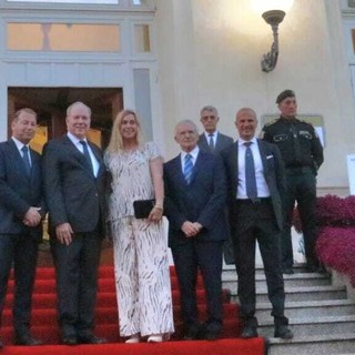 Una notte da principe al Casinò: "Cena a Palazzo" porta Alberto II nel cuore di Sanremo