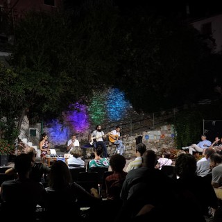 San Bartolomeo al Mare: "Walking Dad", Dario Benedetto e i papà supereroi a 'Parole & Musica alla Rovere' San Bartolomeo al Mare: "Walking Dad", Dario Benedetto e i papà supereroi a 'Parole & Musica alla Rovere'