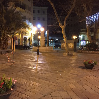 Piazza Siro Carli con le nuove fioriere