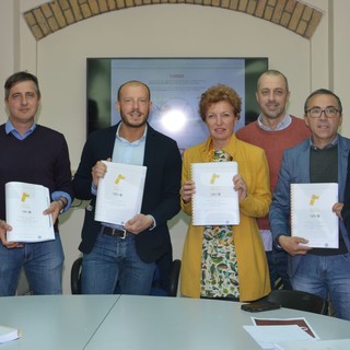 Ventimiglia: “L’Unione fa la Differenziata”, presentata la campagna informativa per i nuovi servizi di igiene urbana nei 18 comuni del comprensorio intemelio (Foto e Video)