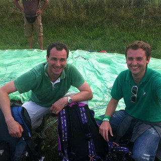 Il Capogruppo della Lega ventimigliese Paroletti 'parapendista' per i simpatizzanti della Lega Il Capogruppo della Lega ventimigliese Paroletti 'parapendista' per i simpatizzanti della Lega