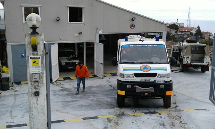 Ripuliti due serbatoi dall'Associazione Volontari Sanremo di Protezione Civile e Antincendio Boschivo Ripuliti due serbatoi dall'Associazione Volontari Sanremo di Protezione Civile e Antincendio Boschivo