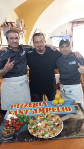 Bordighera: l'esclusiva pizza 'La Chiesetta' dal campionato mondiale al menù della Pizzeria Sant'Ampelio Bordighera: l'esclusiva pizza 'La Chiesetta' dal campionato mondiale al menù della Pizzeria Sant'Ampelio