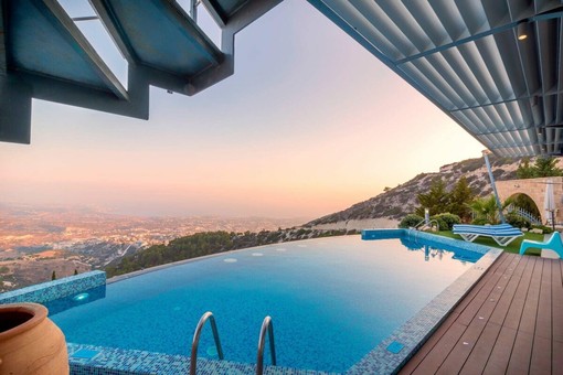 Guida alla Costruzione di Piscine Interrate: Come Valorizzare il tuo Immobile Guida alla Costruzione di Piscine Interrate: Come Valorizzare il tuo Immobile