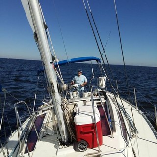 In &amp; Out: da Imperia a New York, la storia di Pietro Riva. Come avere successo, un ufficio alle torri gemelle e sopravvivere all'11 settembre