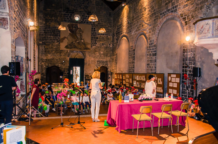 Cervo: grande partecipazione alla presentazione dei finalisti del "Premio Strega Ragazze e Ragazzi" Cervo: grande partecipazione alla presentazione dei finalisti del "Premio Strega Ragazze e Ragazzi"