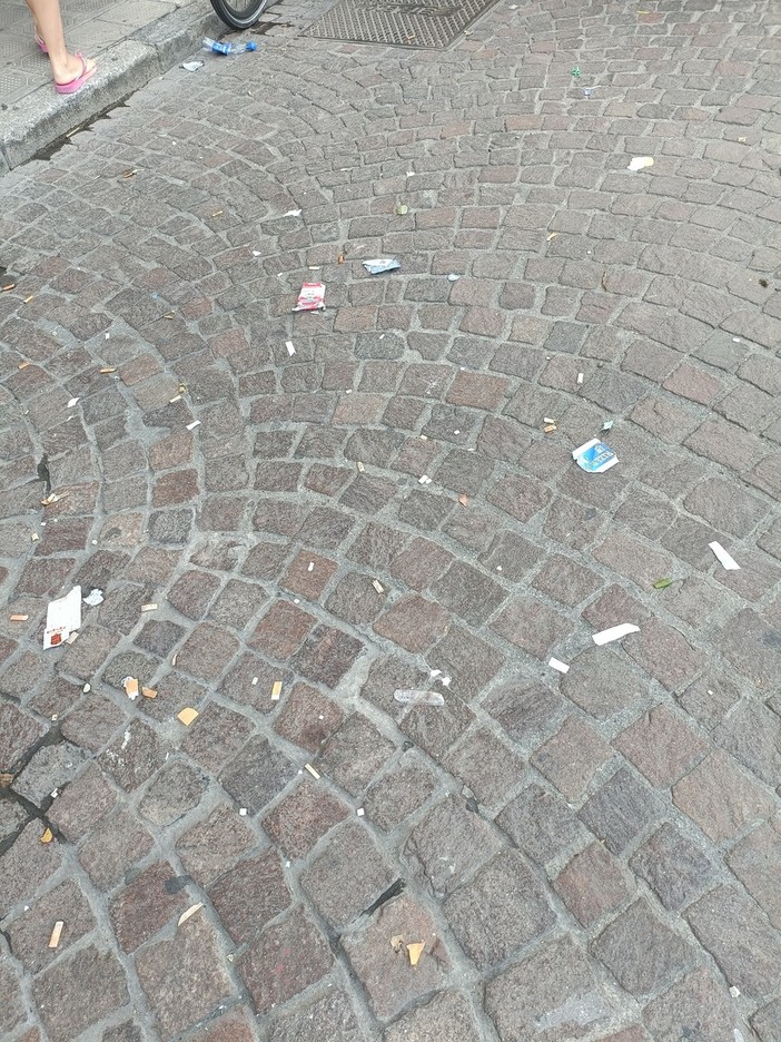 Premi ai dipendenti comunali di Sanremo, un lettore solleva dubbi sull’opportunità: "Questa è Piazza Colombo" Premi ai dipendenti comunali di Sanremo, un lettore solleva dubbi sull’opportunità: "Questa è Piazza Colombo"