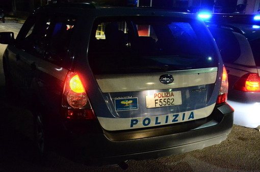 Ventimiglia: due magrebini litigano lanciandosi le pietre, intervengono polizia e carabinieri Ventimiglia: due magrebini litigano lanciandosi le pietre, intervengono polizia e carabinieri