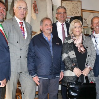 Bordighera: cerimonia di San'Ampelio e consegna del Parmurelu d''Oro a Marcus Bicknell, le foto e il video di Eugenio Conte Bordighera: cerimonia di San'Ampelio e consegna del Parmurelu d''Oro a Marcus Bicknell, le foto e il video di Eugenio Conte