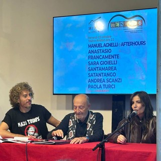 Premio Tenco, Paola Turci canta per i pazienti dell’ospedale di Sanremo e si commuove: “Un uomo piangeva, la musica è una carezza all’anima” Premio Tenco, Paola Turci canta per i pazienti dell’ospedale di Sanremo e si commuove: “Un uomo piangeva, la musica è una carezza all’anima”
