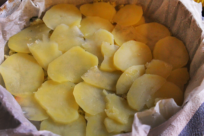 Tradizioni in cucina con Sergio: patate alla sfoglia di nonna Tulina, la ricetta di Corte Tradizioni in cucina con Sergio: patate alla sfoglia di nonna Tulina, la ricetta di Corte