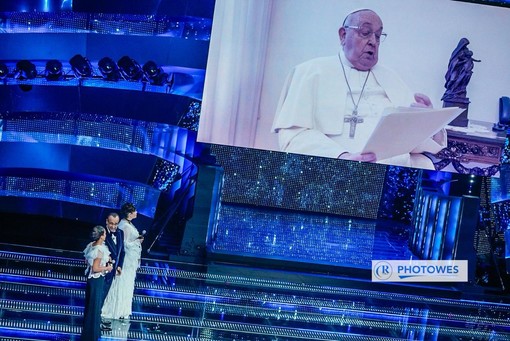 Papa Francesco, il messaggio del Santo Padre per la prima volta al Festival: “La musica strumento di pace” Papa Francesco, il messaggio del Santo Padre per la prima volta al Festival: “La musica strumento di pace”
