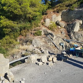 Ventimiglia: iniziato l’intervento di manutenzione dei parapetti stradali in zona Mortola, circa 40 mila euro per il completamento dell’opera