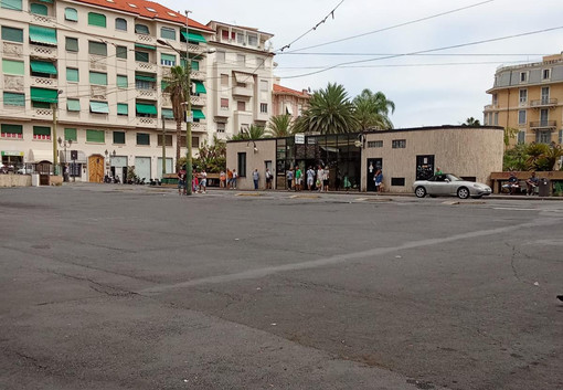 Disagi nel trasporto pubblico: pochi bus e molte corse saltate dopo il sequestro dei mezzi della Riviera Trasporti Disagi nel trasporto pubblico: pochi bus e molte corse saltate dopo il sequestro dei mezzi della Riviera Trasporti