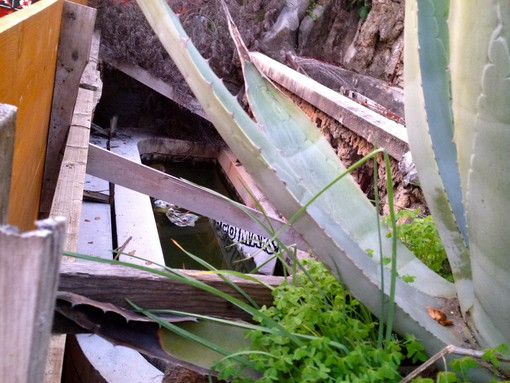 Sanremo: rimosso pannello alla cascata di Parco Marsaglia, la protesta del Beppe Grillo Meetup Sanremo: rimosso pannello alla cascata di Parco Marsaglia, la protesta del Beppe Grillo Meetup