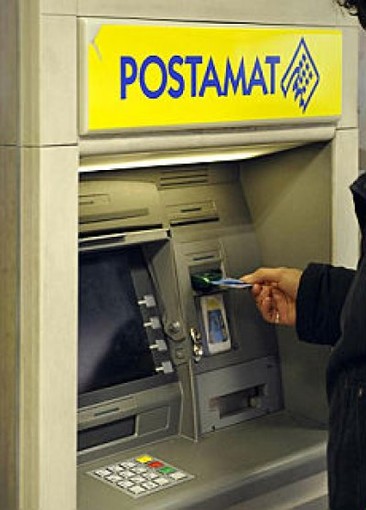 Imperia: ruba il bancomat del nonno e preleva 4mila euro in un mese, denunciata dai CC