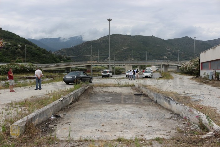 Ventimiglia Parco Roja: a breve primi moduli abitativi per circa 200 persone, il campo sarà permanente? La Prefettura smentisce Ventimiglia Parco Roja: a breve primi moduli abitativi per circa 200 persone, il campo sarà permanente? La Prefettura smentisce