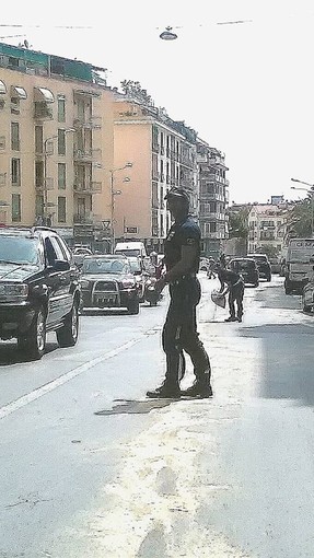 Sanremo: perdita di gasolio in via Agosti. Intervento urgente della Polizia Locale