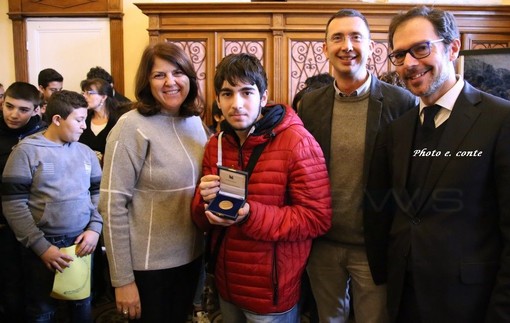 Bordighera: premiati i vincitori del concorso ‘Critici in Erba’, ultimo atto della 14a edizione del "Ponente Film Festival" Bordighera: premiati i vincitori del concorso ‘Critici in Erba’, ultimo atto della 14a edizione del "Ponente Film Festival"