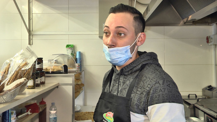 Imperia: la Rotonda propone il "Panino d’autore" che rispetta i gusti e i sapori del territorio. Imperia: la Rotonda propone il "Panino d’autore" che rispetta i gusti e i sapori del territorio.