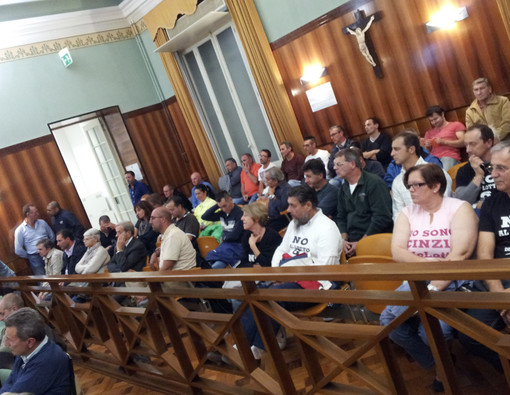 Tra il pubblico in aula anche molti dipendenti e sindacalisti