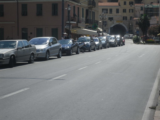 Parcheggio 'selvaggio' a Ventimiglia: la proposta di un nostro lettore al Sindaco Parcheggio 'selvaggio' a Ventimiglia: la proposta di un nostro lettore al Sindaco