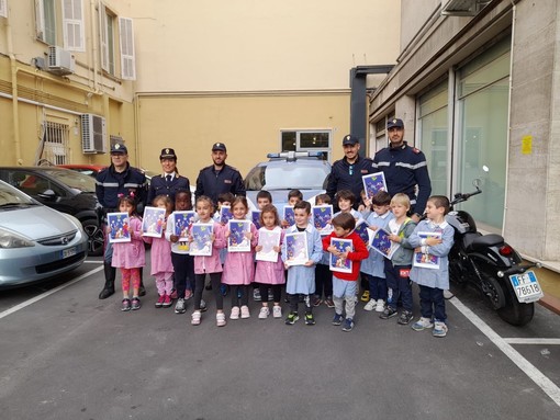 Sanremo: la Polizia di Stato incontra gli alunni della Scuola Almerini - Dante Alighieri Sanremo: la Polizia di Stato incontra gli alunni della Scuola Almerini - Dante Alighieri