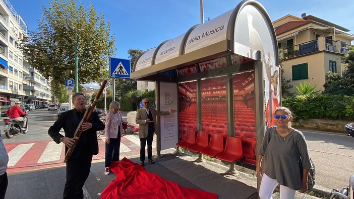 Sanremo: fermata dell'autobus diventa un teatro, la Sinfonica presenta la stagione della 'ripartenza' a fianco della città