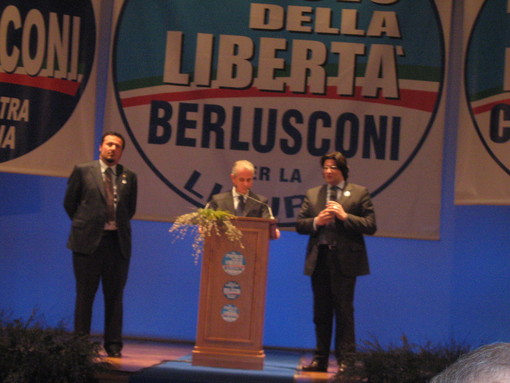 Pdl verso il congresso: la conta delle tessere, numeri alla mano ecco le forze in campo