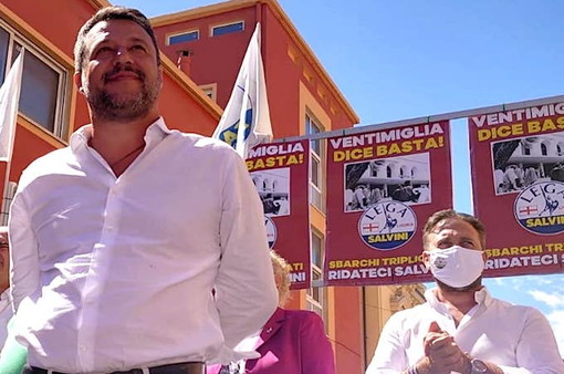 Ventimiglia: clandestini sui Tir e migranti a piedi in autostrada, Piana (Lega) "Salvini aveva bloccato gli sbarchi, ora Pd-M5S ci riportano indietro di 5 anni"