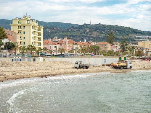 Spiagge di Arma di Taggia nel caos: bandi incerti e risposte assenti, operatori a rischio alla vigilia dell’estate