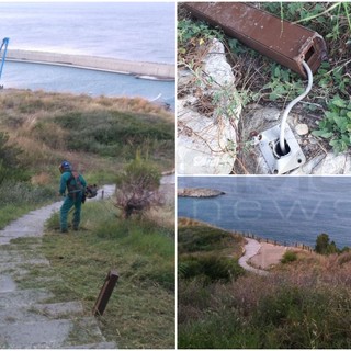 Ventimiglia: ripulito il sentiero delle Calandre, ma l’Amministrazione fa un appello a cittadini e turisti “Troppi atti vandalici!” (Foto) Ventimiglia: ripulito il sentiero delle Calandre, ma l’Amministrazione fa un appello a cittadini e turisti “Troppi atti vandalici!” (Foto)