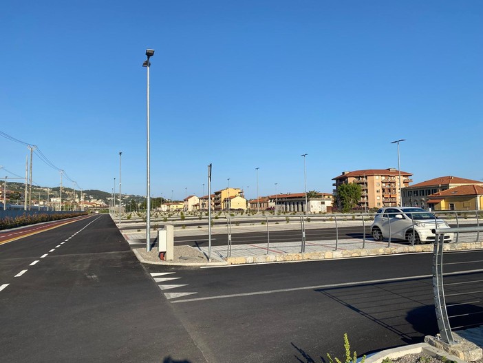Nuovi posti auto in corso Genova a Ventimiglia, Scullino: "Opera pubblica voluta e iniziata dalla nostra amministrazione" (Foto) Nuovi posti auto in corso Genova a Ventimiglia, Scullino: "Opera pubblica voluta e iniziata dalla nostra amministrazione" (Foto)