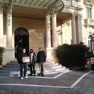 Consegnato presso la Provincia il ‘Dono di Natale’ dei cittadini e associazioni riuniti nella Società della Cura