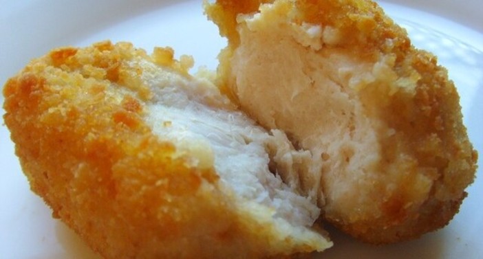 Usa, via libera al pollo artificiale: l’alleanza dei mercati contadini in prima linea per fermarlo Usa, via libera al pollo artificiale: l’alleanza dei mercati contadini in prima linea per fermarlo