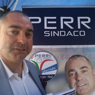 Elezioni comunali Vallecrosia: Fabio Perri (Voi con noi) in diretta dalle Garibbe “Interventi per la qualità e il decoro del quartiere” (Video) Elezioni comunali Vallecrosia: Fabio Perri (Voi con noi) in diretta dalle Garibbe “Interventi per la qualità e il decoro del quartiere” (Video)