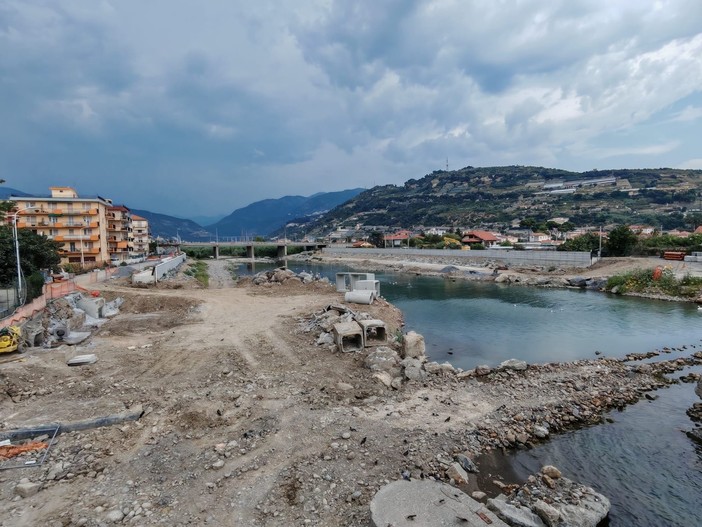 Pista ciclabile sull’Argentina, il Comune: “Progetto della rampa provvisoria pronto, ora attendiamo la Regione”