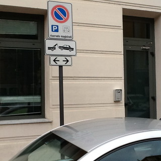 Ventimiglia: convertire i posti auto riservati al tribunale in posteggi per tutti, la proposta di Scibilia