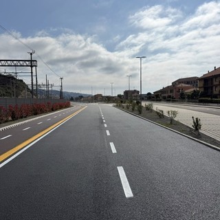 Nuovo parcheggio di corso Genova a Ventimiglia, Di Muro: "Apertura parziale, 307 posti auto gratuiti per la città" (Foto e video) Nuovo parcheggio di corso Genova a Ventimiglia, Di Muro: "Apertura parziale, 307 posti auto gratuiti per la città" (Foto e video)