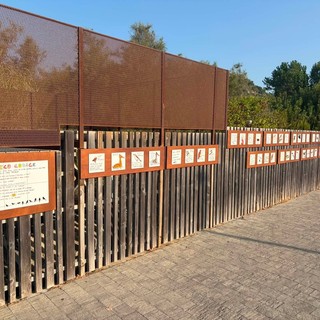 Uccelli dell'Oasi del Nervia, Camporosso sostituisce le piastrelle decorative realizzate dagli studenti (Foto)