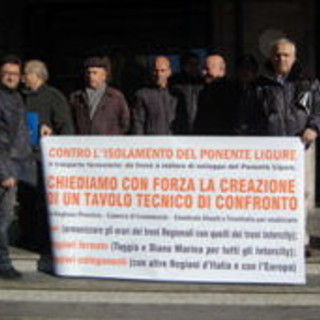 Manifestazione di protesta contro Trenitalia, UIL "In provincia non è l’unica discriminazione!"