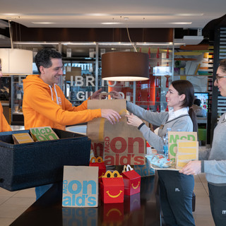 A Sanremo e Ventimiglia, McDonald’s e Banco Alimentare donano 200 pasti caldi a settimana A Sanremo e Ventimiglia, McDonald’s e Banco Alimentare donano 200 pasti caldi a settimana