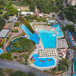 Beppe Costa acquisisce il Parco acquatico ‘Le Caravelle’ a Ceriale attraverso la società 'Poggio 13' Beppe Costa acquisisce il Parco acquatico ‘Le Caravelle’ a Ceriale attraverso la società 'Poggio 13'