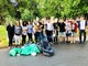 Taggia: una classe dell'Alberghiero ripulisce giardini intorno a scuola, raccolti 10 sacchi di immondizia (Foto)