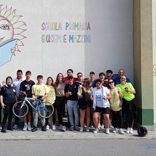 Taggia, a scuola di bicicletta con i ragazzi del Liceo Scientifico Sportivo (foto)